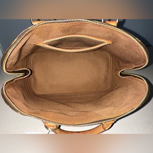 Louis Vuitton Alma PM Monogram Canvas - Picture 15 of 16